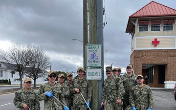 Sailors assigned to Maritime Expeditionary Security Squadron (MSRON) 2 volunteer for Adopt-A-Spot event in Virginia Beach.