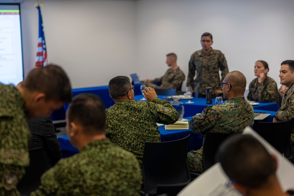 U.S. Marine Corps Forces, South, and Infantería de Marina de Colombia participates in staff planner working group