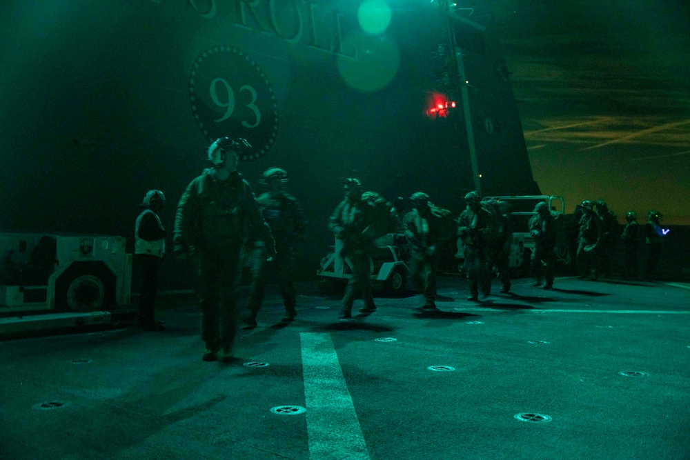 Reconnaissance Company Departs USS Somerset for R&amp;S Mission