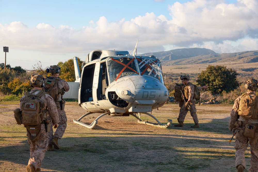 TRAP: Charlie Company, BLT 1/5 Trains in Personnel Recovery