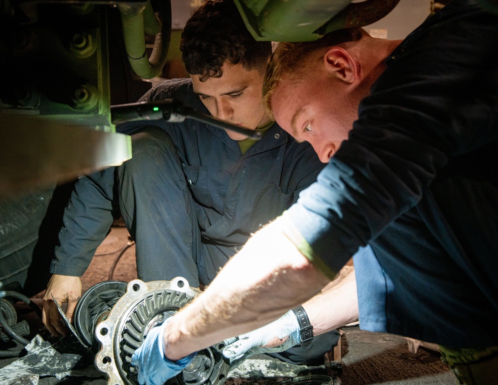 Marines Conduct ACV Maintenance Aboard USS Harpers Ferry