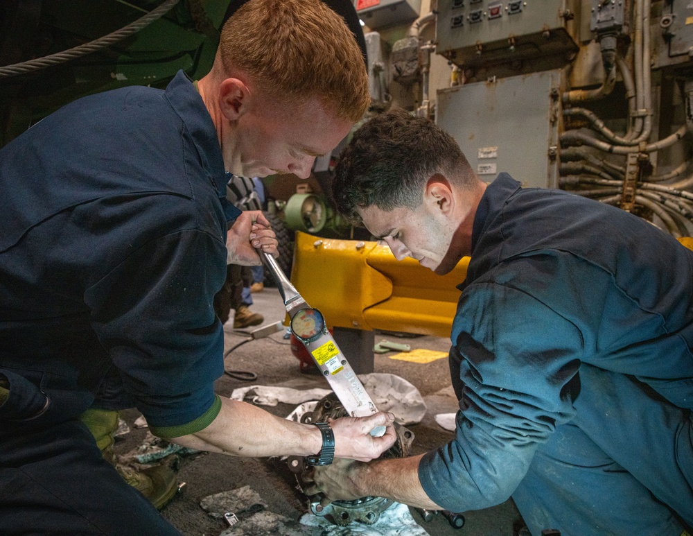 Marines Conduct ACV Maintenance Aboard USS Harpers Ferry