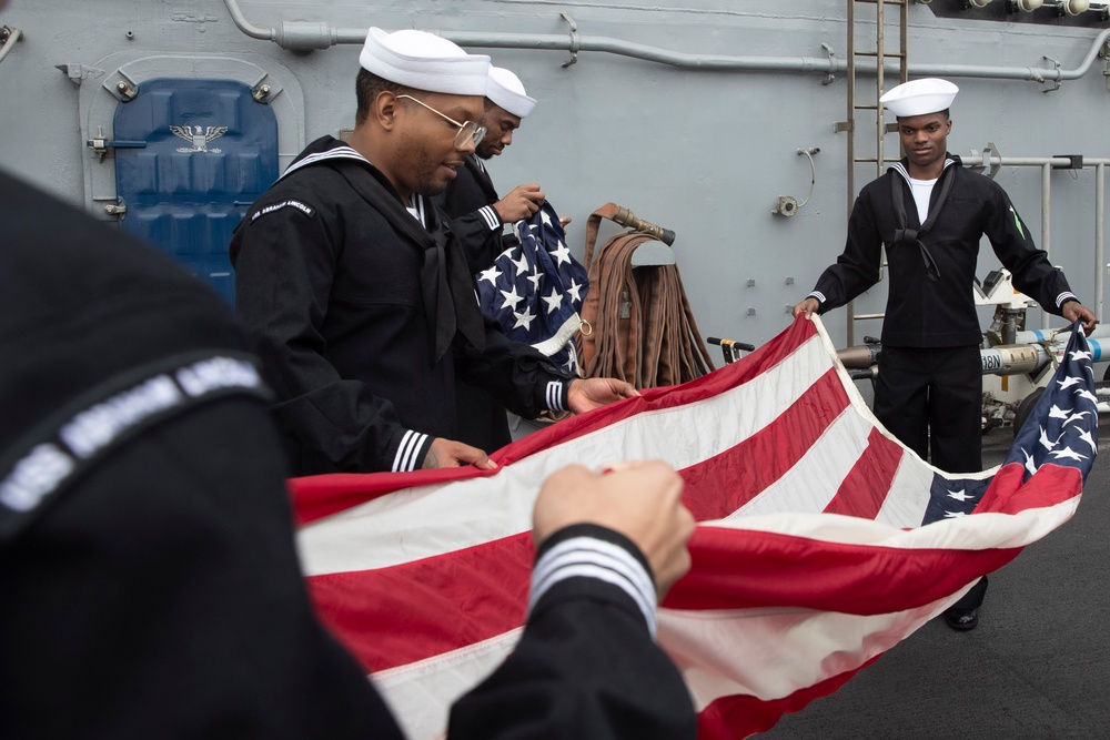 Abraham Lincoln departs San Diego Bay