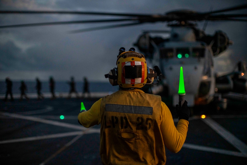 CH-53E Flight Operations Aboard USS Somerset