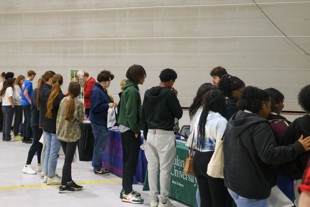 ANG Recruiters Hosts Career Fair at CRTC