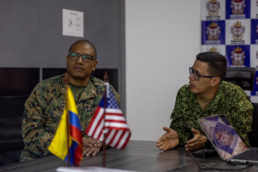 U.S. Marine Corps Colonel Victor Pastor visits Colombian Amphibious Maintenance Battalion