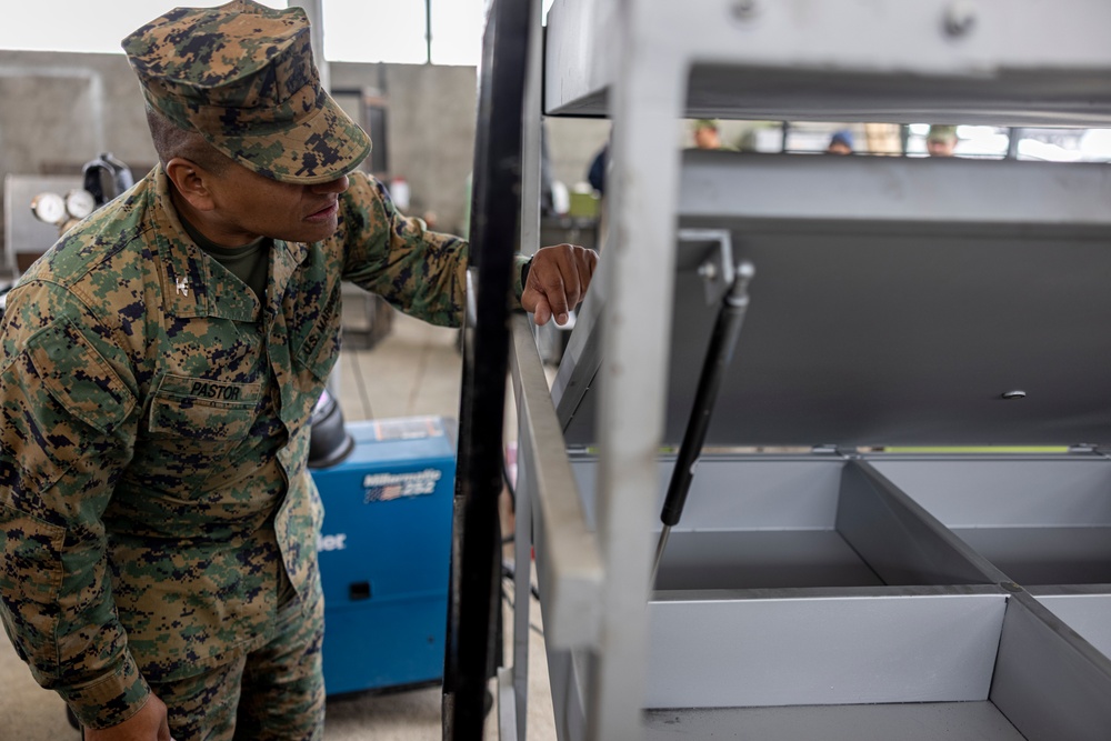 U.S. Marine Corps Colonel Victor Pastor visits Colombian Amphibious Maintenance Battalion