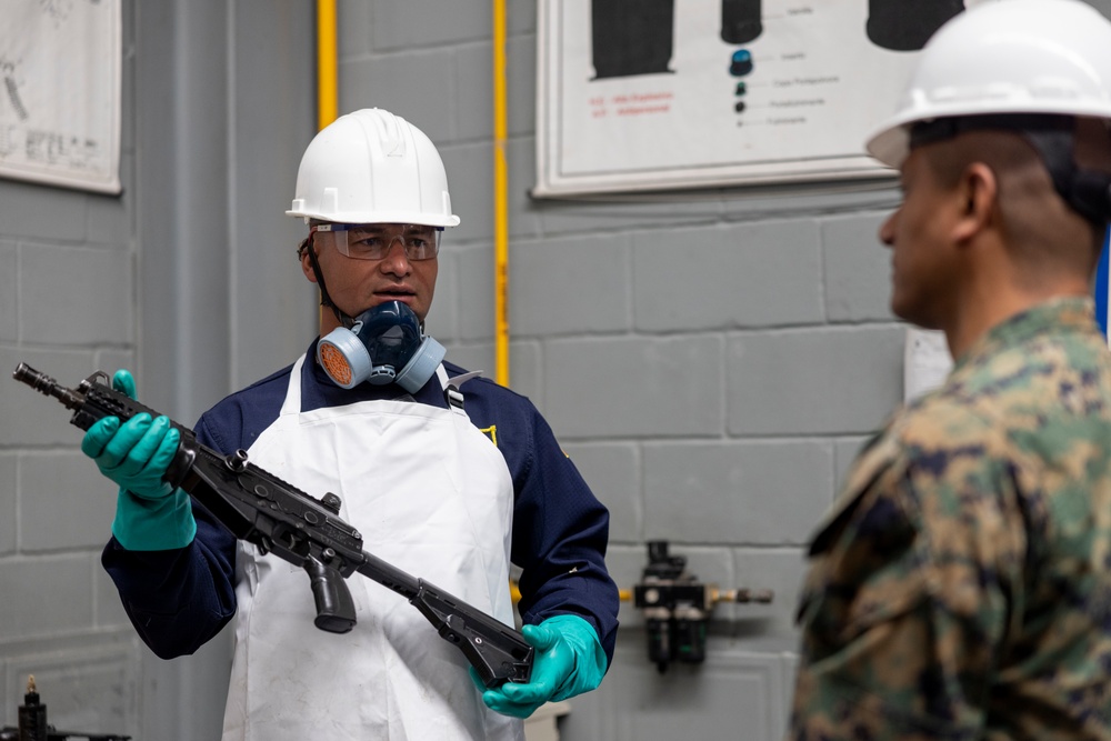 U.S. Marine Corps Colonel Victor Pastor visits Colombian Amphibious Maintenance Battalion