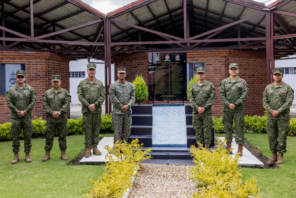 U.S. Marine Corps Colonel Victor Pastor visits Colombian Amphibious Maintenance Battalion