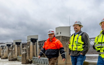 Unlocking progress: Pittsburgh’s mega project takes shape with key contractors visiting Ohio River locking facility