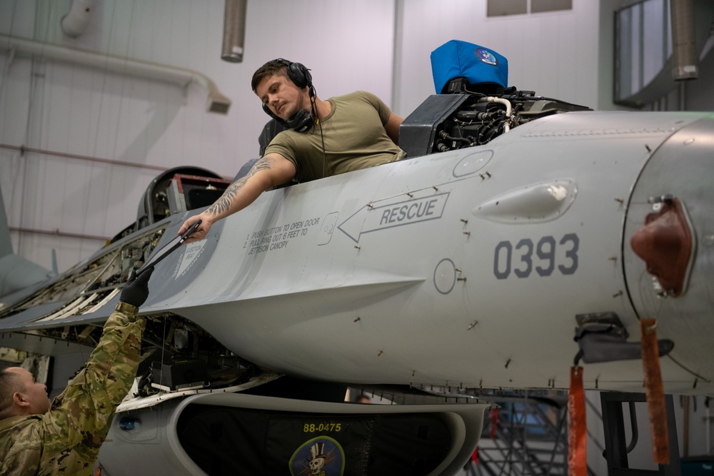 122nd Fighter Wing F-16 training fuels success