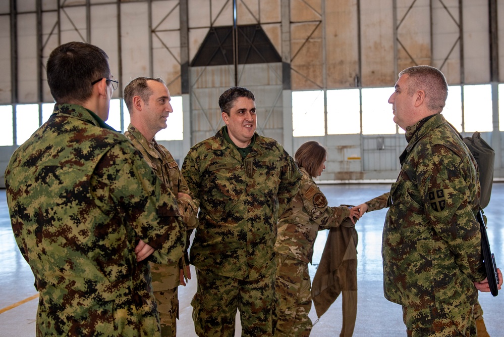 Serbian military medical professionals visit 121st Med Group