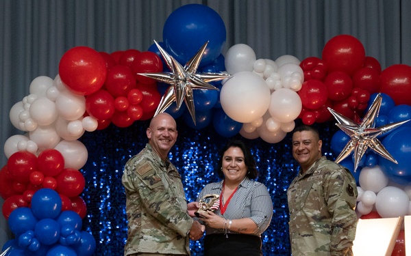 Laughlin holds Annual Awards Ceremony for XL-ent members