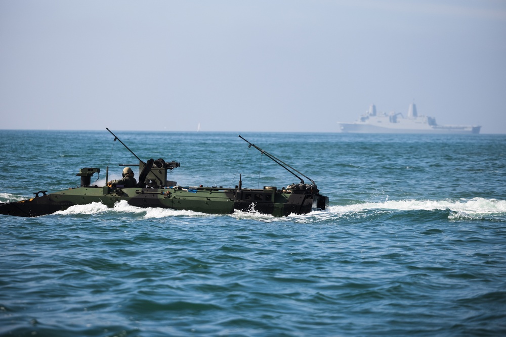 3rd AA Bn. conducts ACV launch, recovery drills