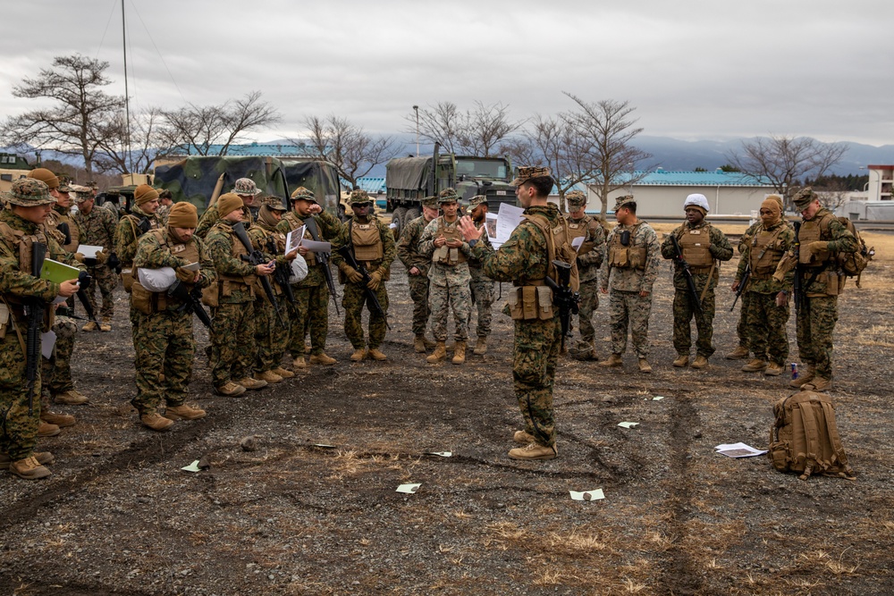 CLR-3 Conducts Battle Hand Off Drills