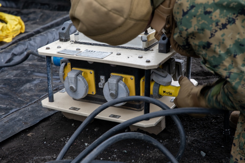 CLR-3 Conducts Battle Hand Off Drills