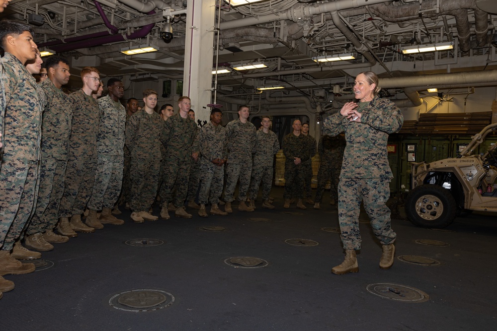 III MEF CG visits 31st MEU aboard USS America