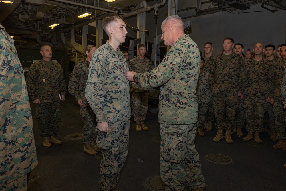 III MEF CG visits 31st MEU aboard USS America