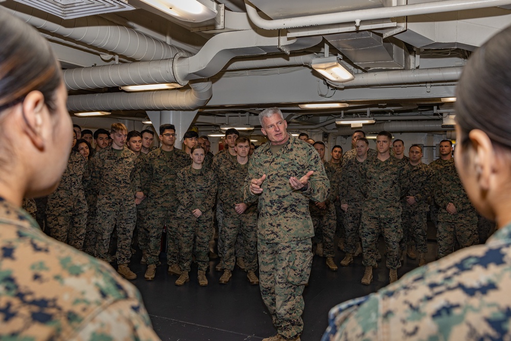 III MEF CG visits 31st MEU aboard USS America