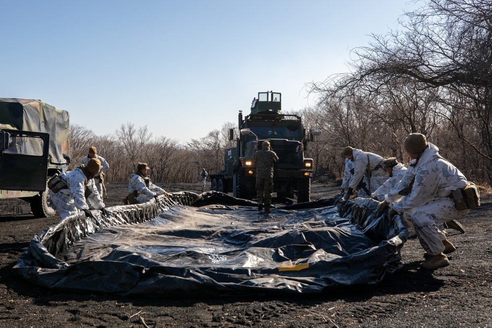 CLR-3 Conducts Battle Hand Off Drills