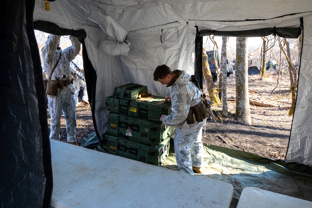 CLR-3 Conducts Battle Hand Off Drills