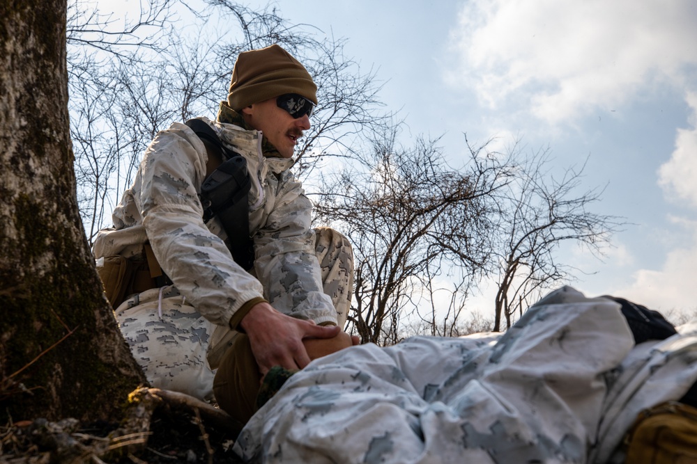 CLR-3 Conducts Battle Hand Off Drills