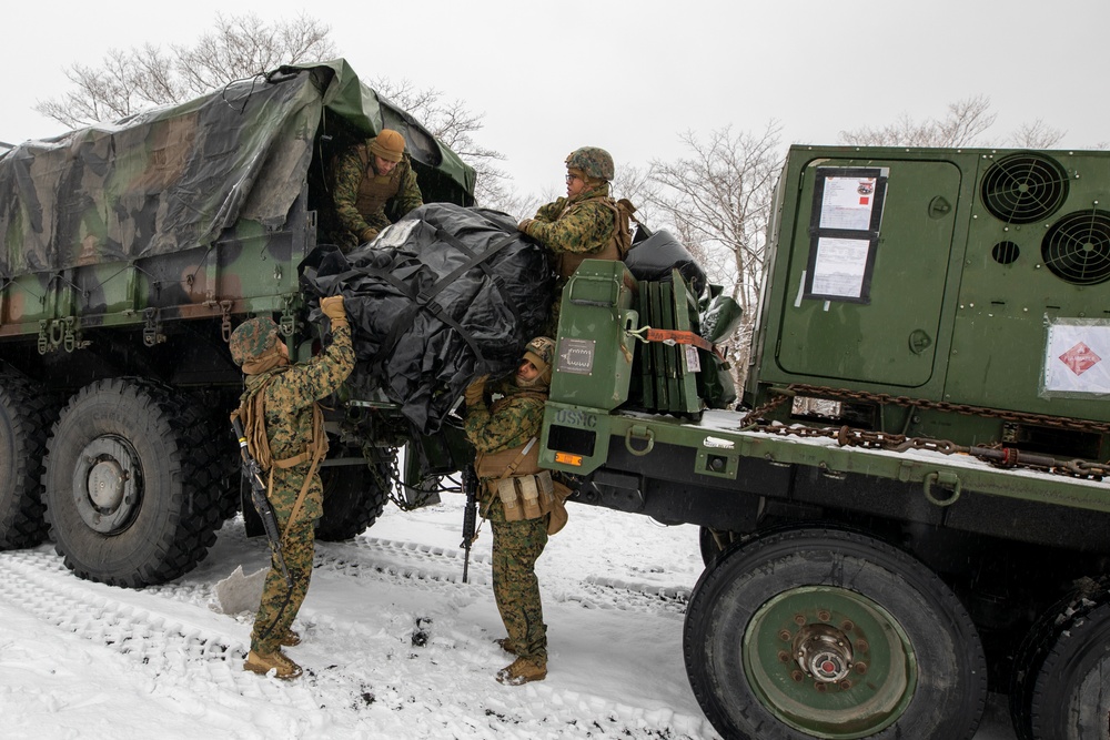 CLR-3 Conducts Battle Hand Off Drills