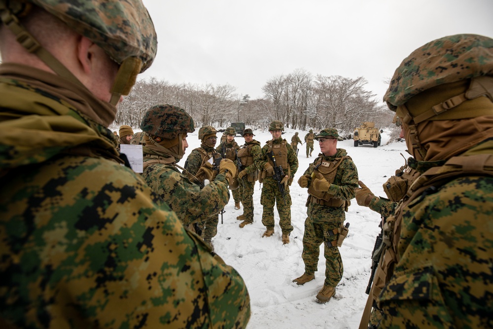 CLR-3 Conducts Battle Hand Off Drills