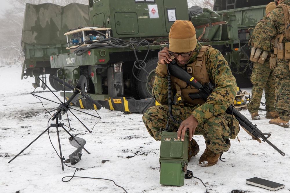 CLR-3 Conducts Battle Hand Off Drills