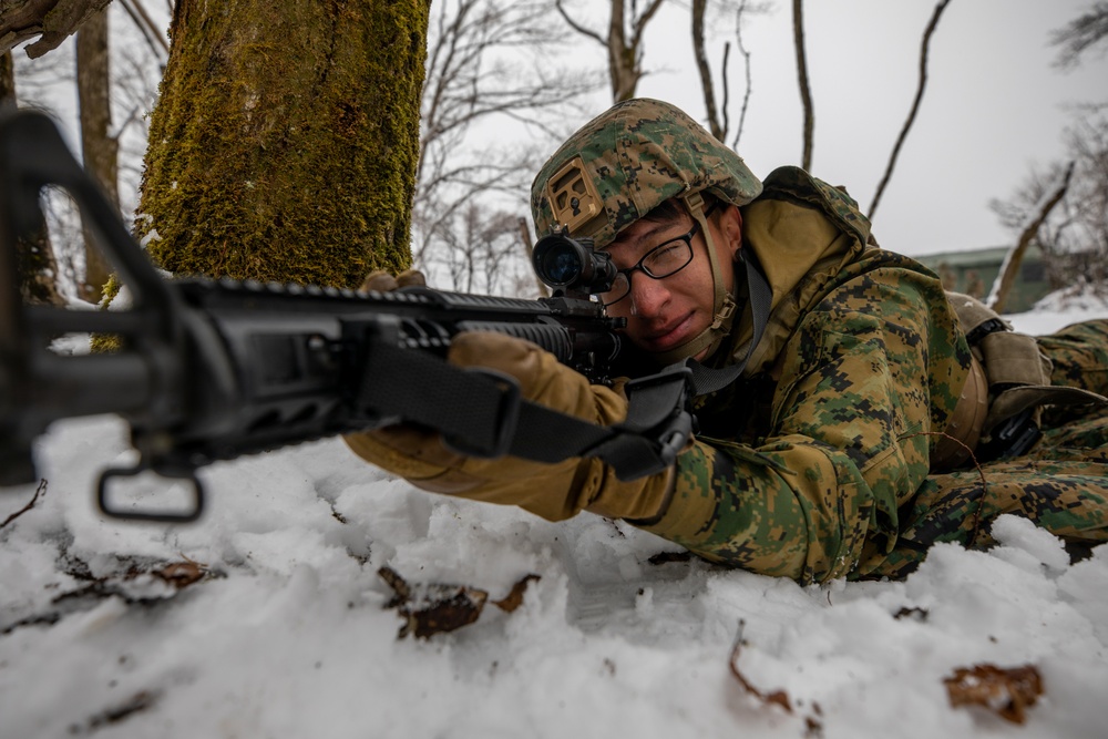 CLR-3 Conducts Battle Hand Off Drills