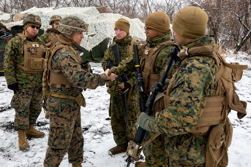 CLR-3 Conducts Battle Hand Off Drills