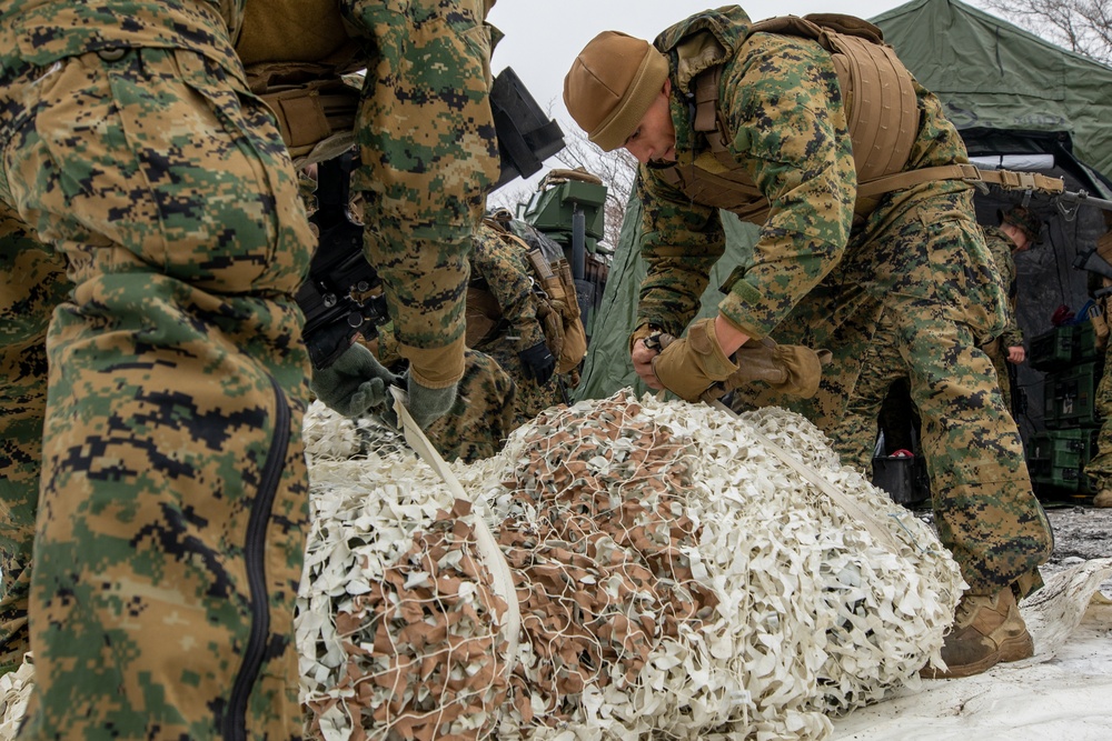 CLR-3 Conducts Battle Hand Off Drills