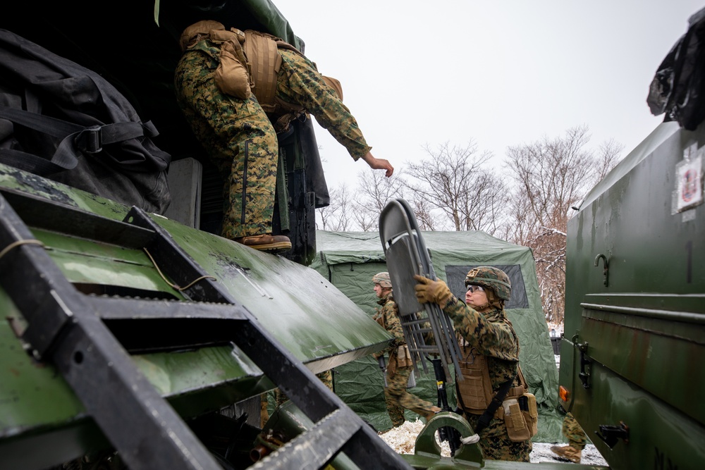 CLR-3 Conducts Battle Hand Off Drills