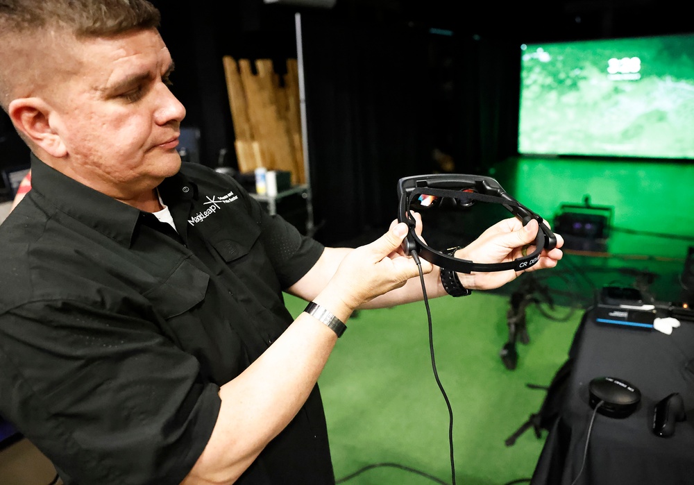 Cadets, staff take part in Augmented Reality demonstration