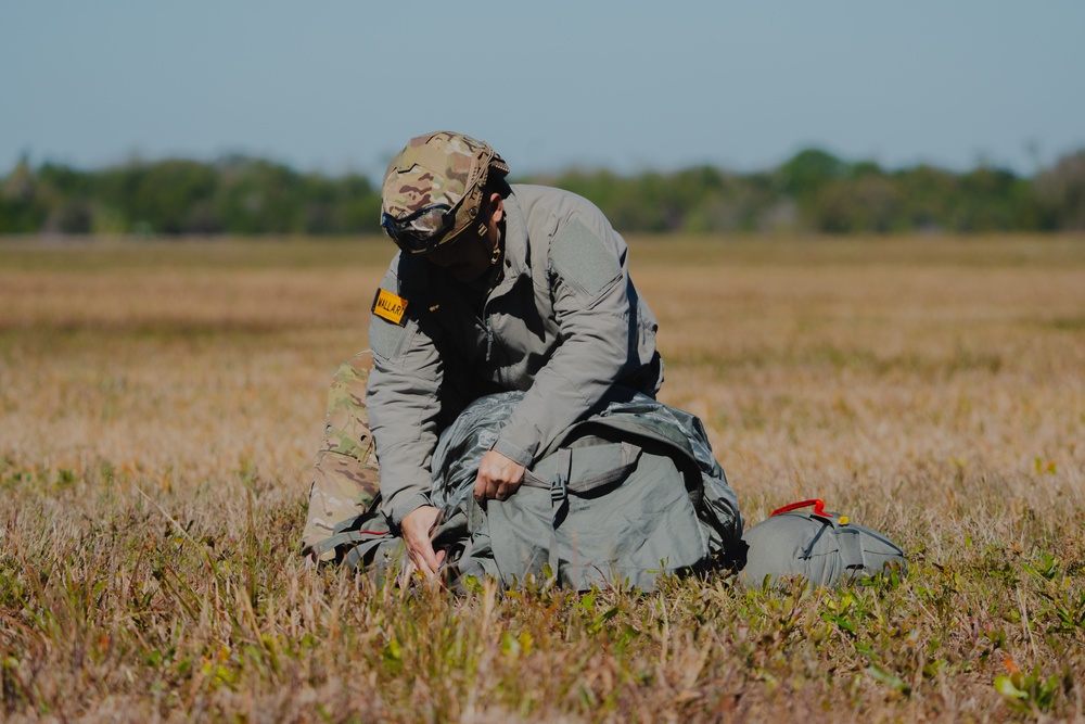 5-159th AR supports free fall operation at MacDill