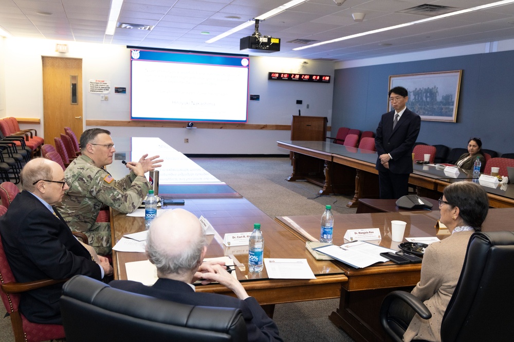 Japanese National Defense Medical College visit the Walter Reed Army Institute of Researc