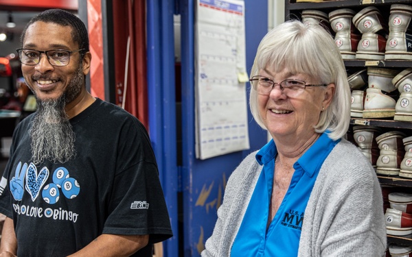 Marne Lanes Manager Receives Award