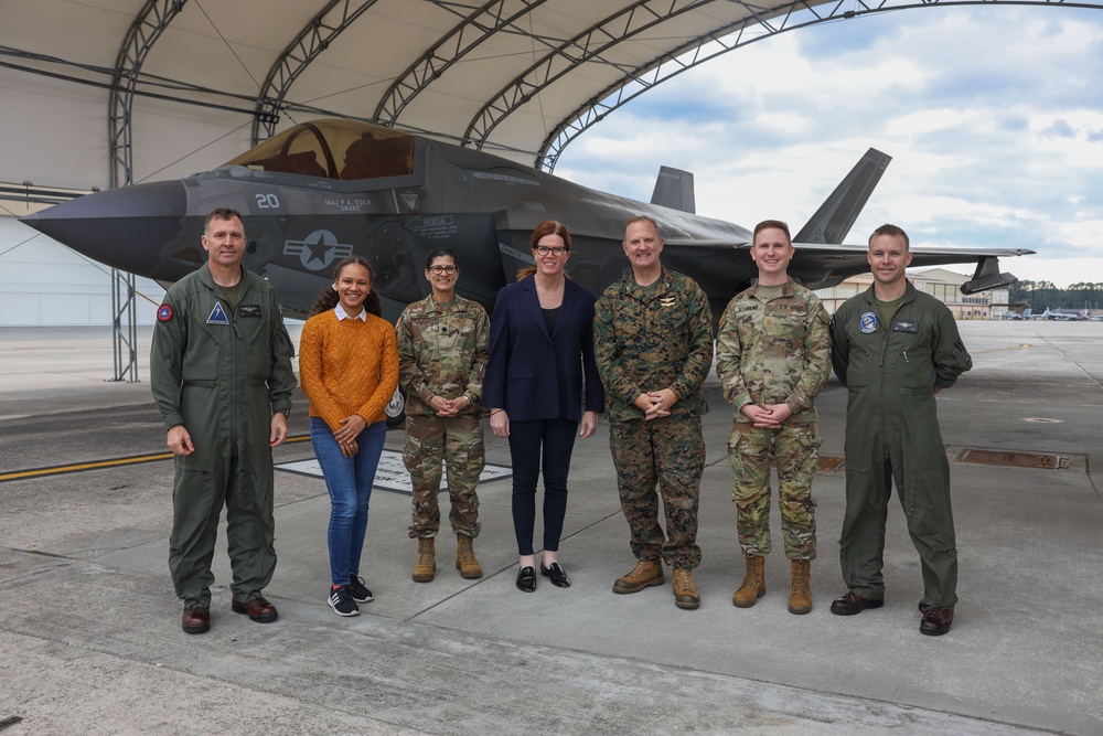 Ms. Skelly tours MCAS Beaufort