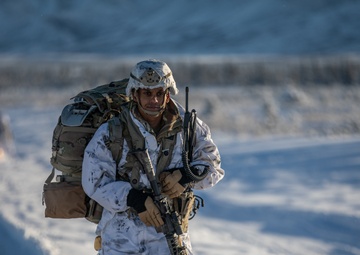 Soldiers prepare for combat operations in the Arctic