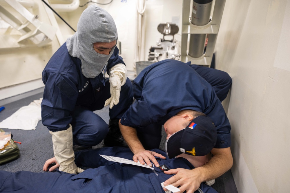 DVIDS - Images - USS Dewey Medical Drill [Image 4 of 5]