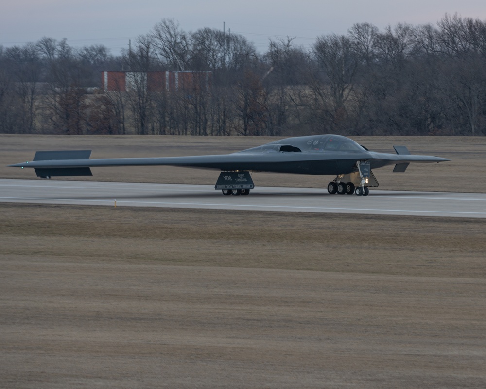 B-2 Spirit touches down at Whiteman Air Force Base