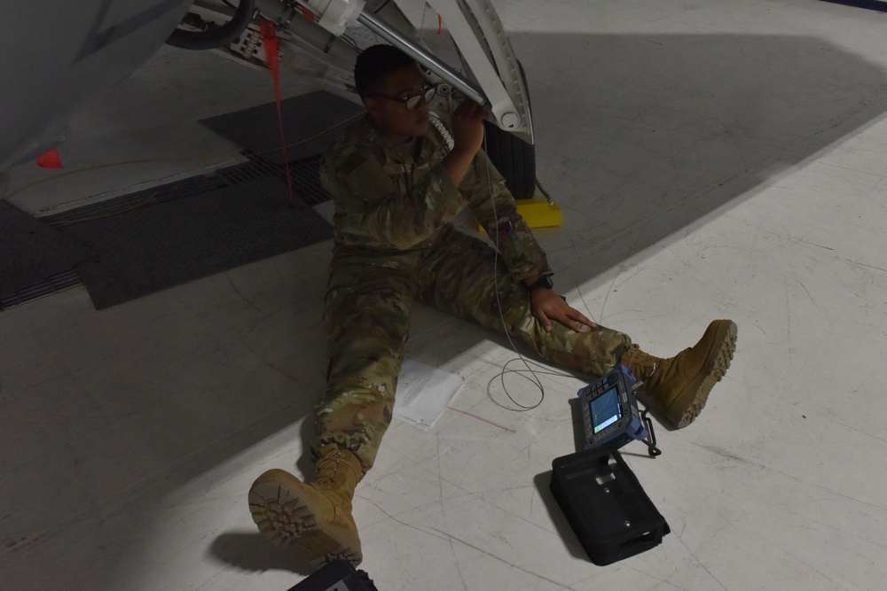 Nondestructive Inspection Airmen learn to look beneath the surface