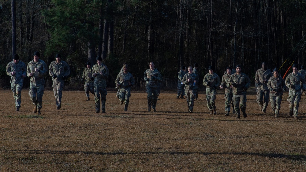 103rd Intelligence and Electronic Warfare Battalion Conducts Obstacle Course Training
