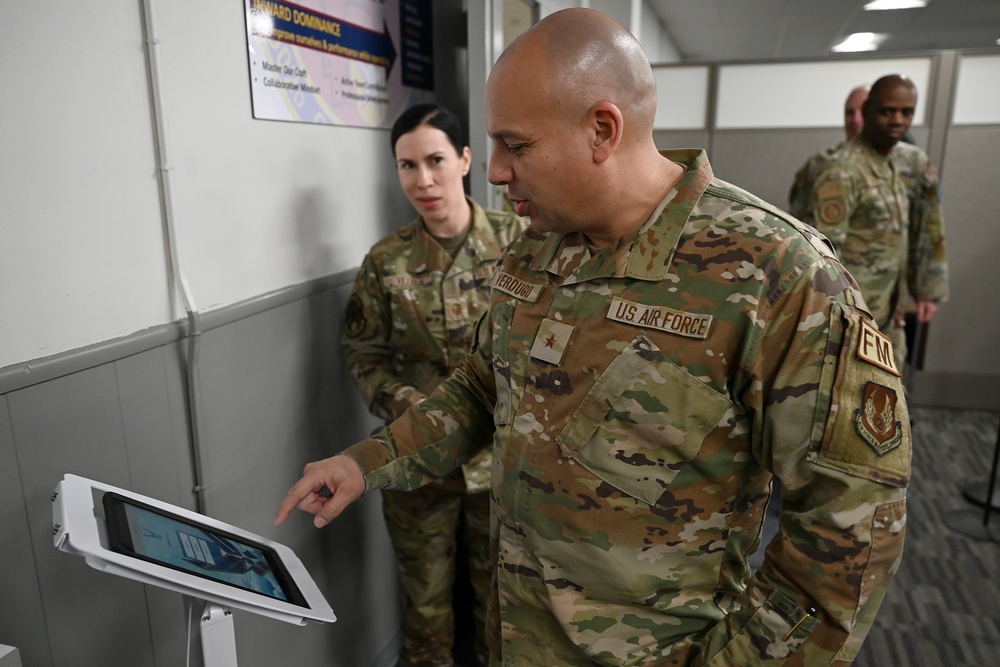 FM senior leaders visit JBSA-Lackland