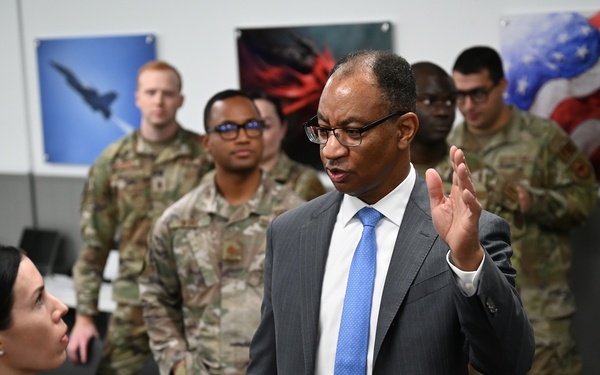 FM senior leaders visit JBSA-Lackland