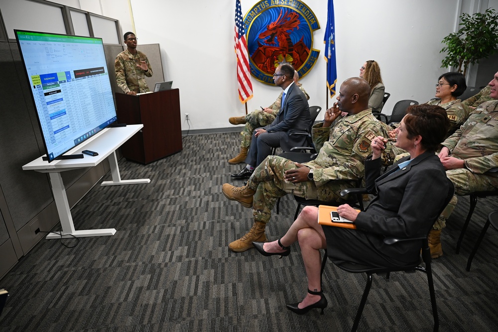 FM senior leaders visit JBSA-Lackland
