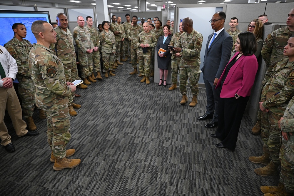 FM senior leaders visit JBSA-Lackland