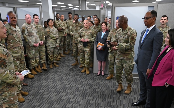 FM senior leaders visit JBSA-Lackland