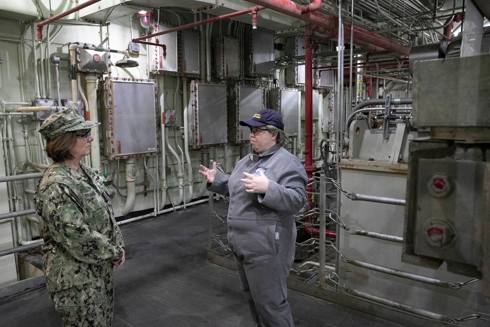 CNO Visits Naval Surface Warface Center Indian Head Division