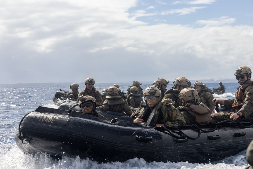 DVIDS - Images - BLT 1/1 conducts Kin Blue boat raid [Image 12 of 14]